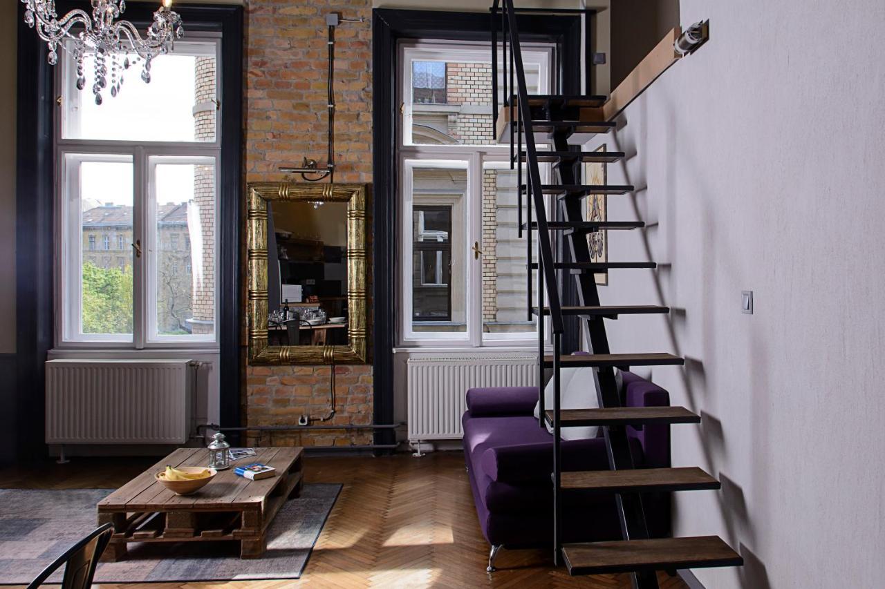 W-Tree Loft Style Apartment ブダペスト エクステリア 写真